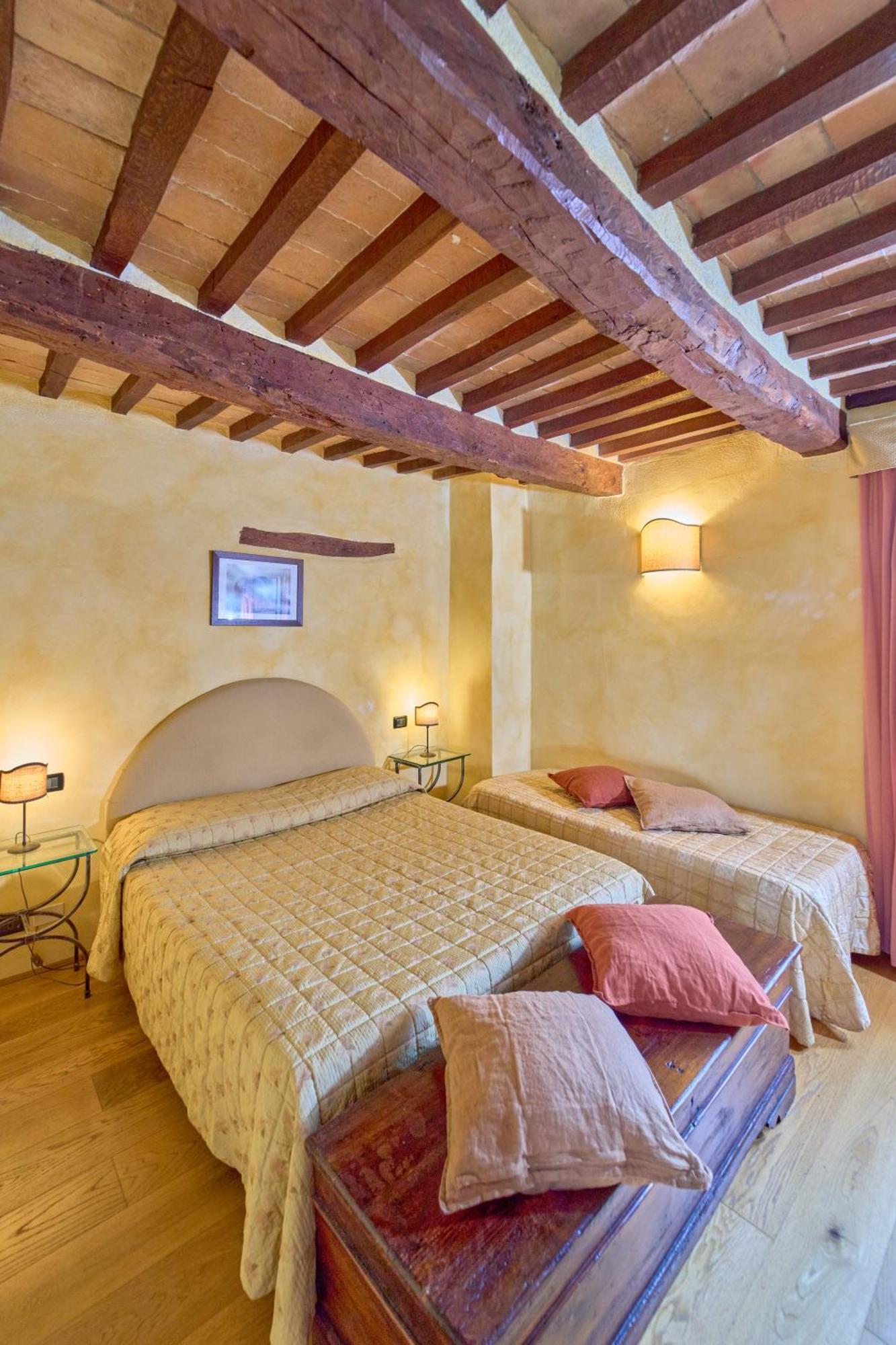 Borgo Fastelli Aparthotel Sarteano Exterior photo