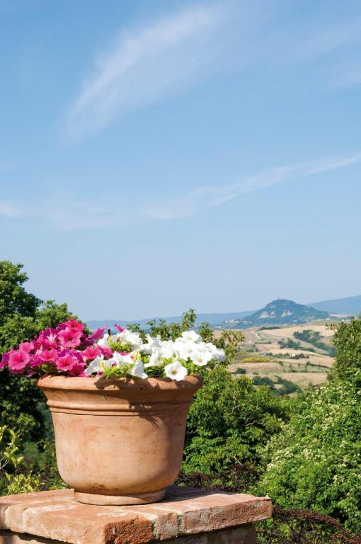 Borgo Fastelli Aparthotel Sarteano Exterior photo